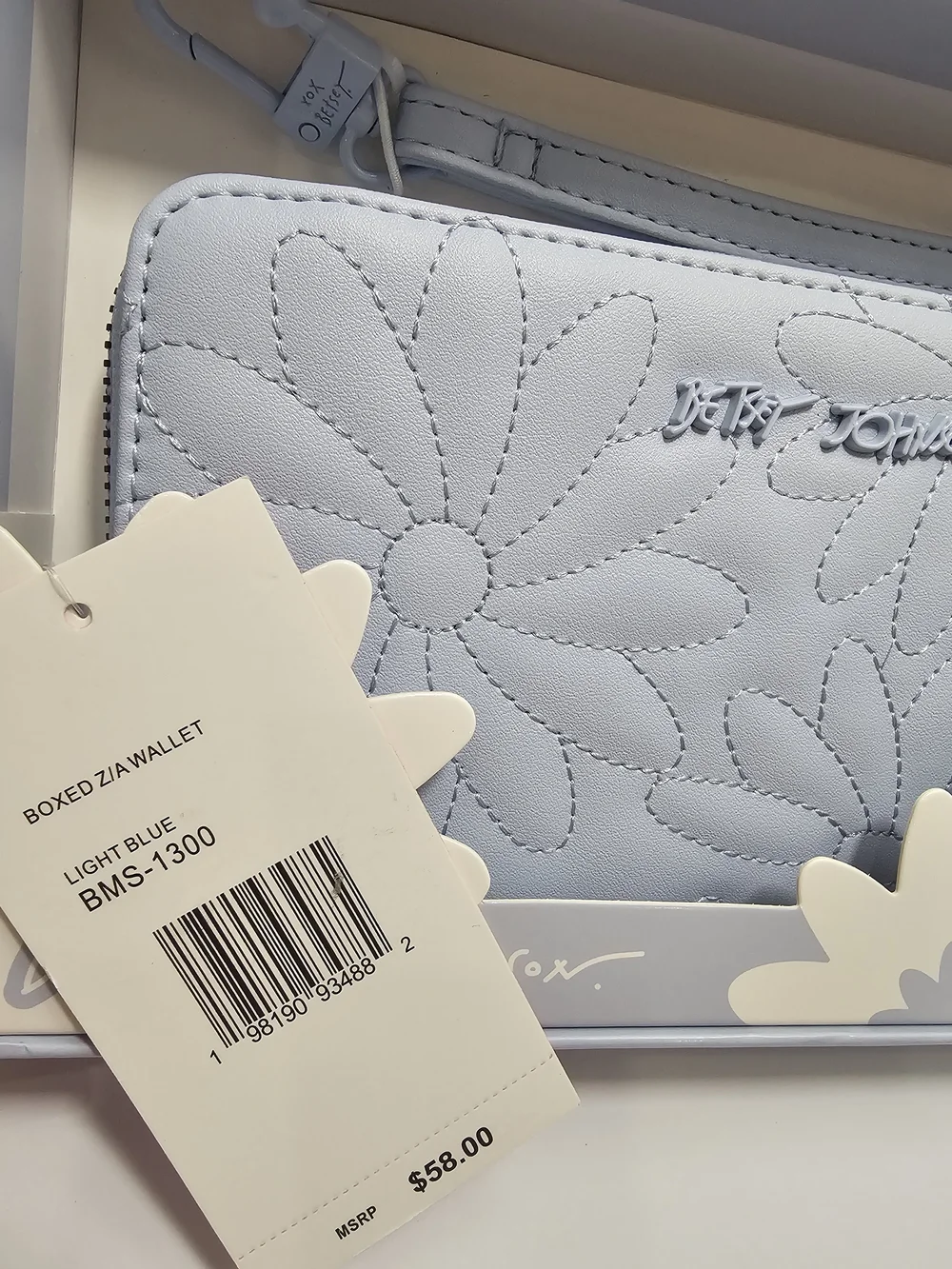 Betsey Johnson Light Blue Daisy Quilted Zip Around Wristlet Wallet NIB NWT